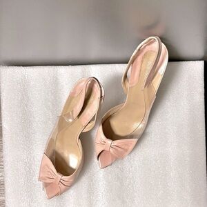 BCbG Maxazria light pink heel sandals leather upper